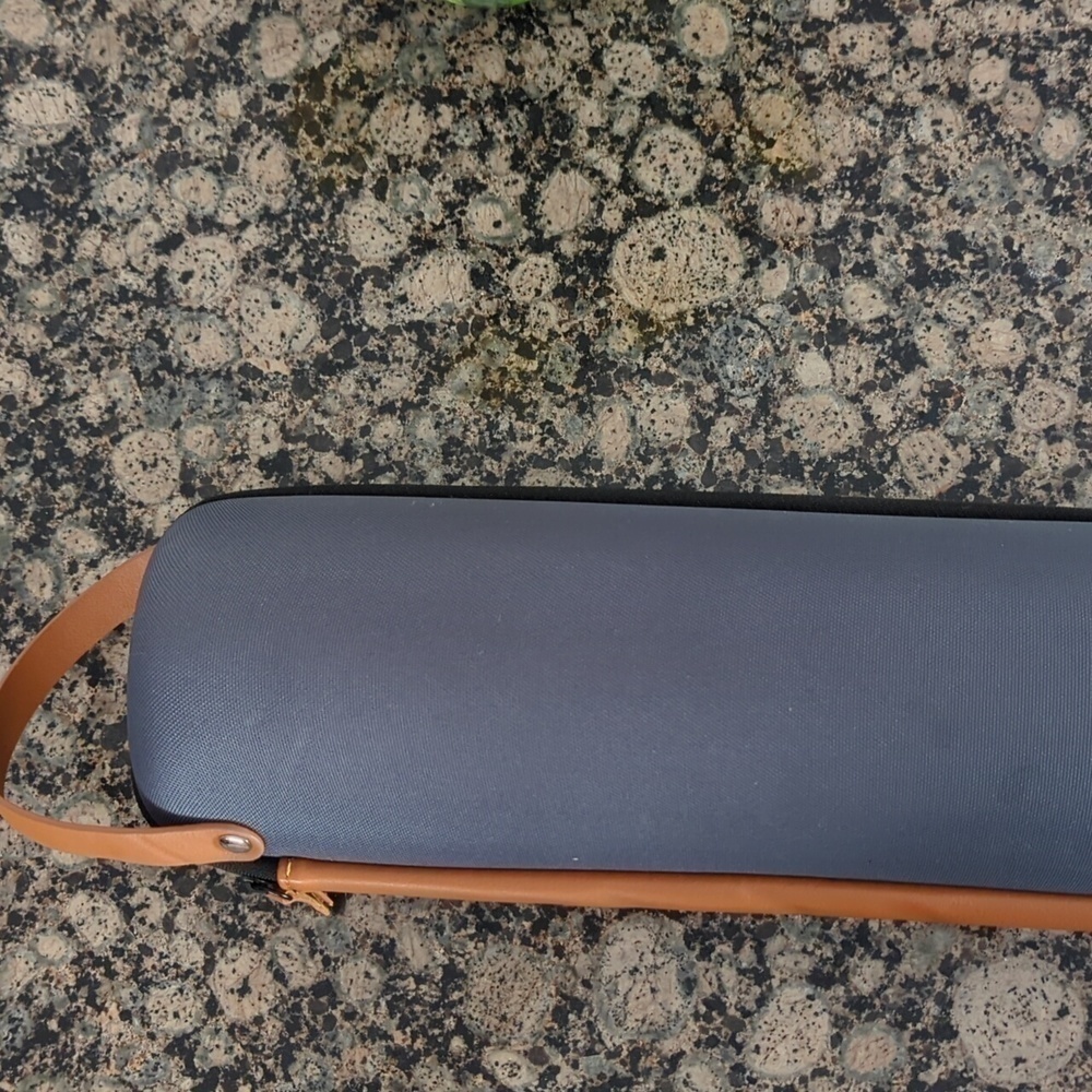 Insulated wine bottle travel case with two travel wine cups - Picture 4 of 4